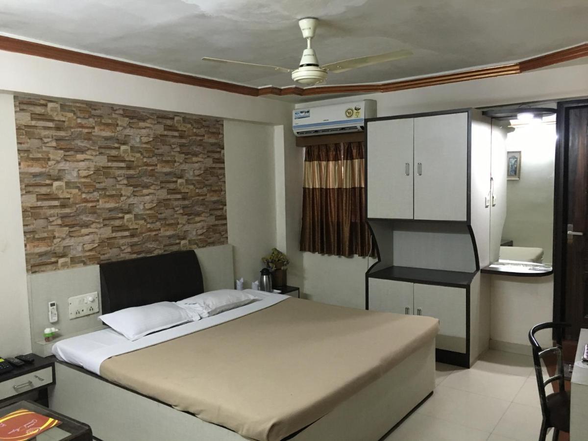 Hotel Grand Arjun Rāipur Extérieur photo