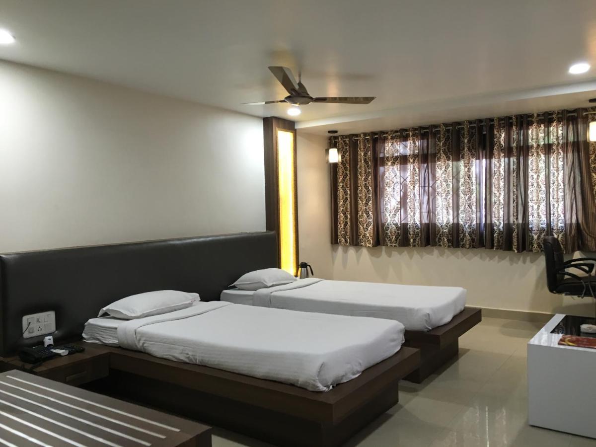 Hotel Grand Arjun Rāipur Extérieur photo