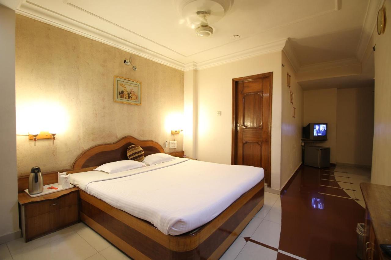 Hotel Grand Arjun Rāipur Extérieur photo