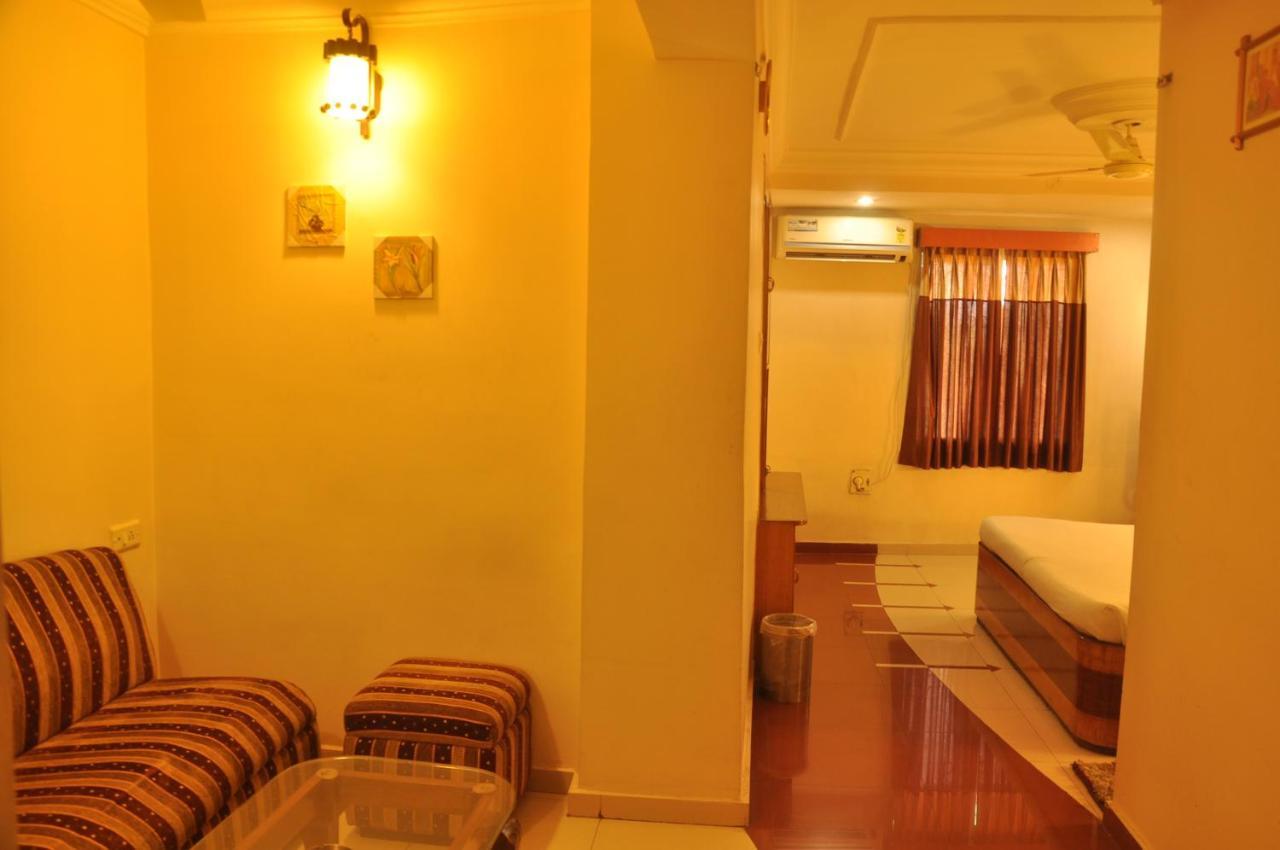 Hotel Grand Arjun Rāipur Extérieur photo