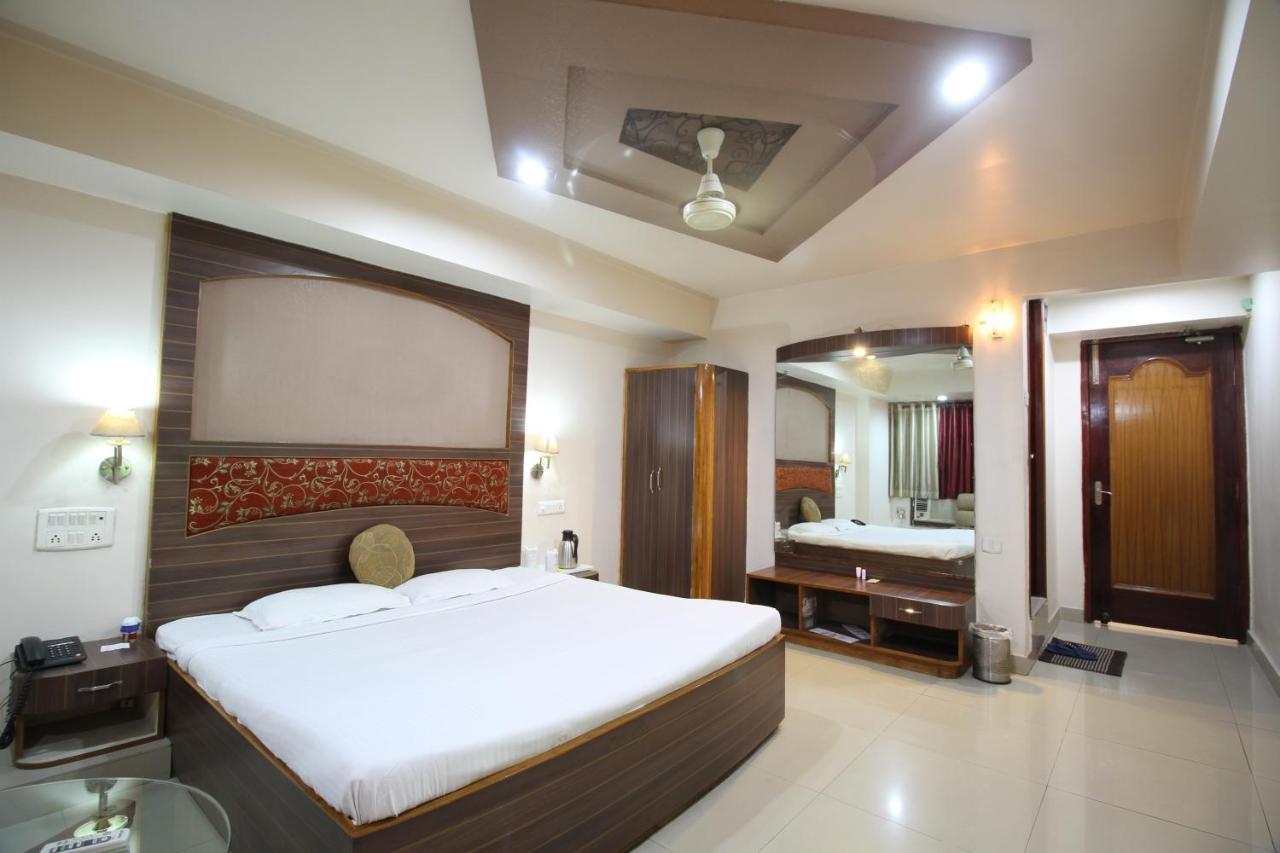Hotel Grand Arjun Rāipur Extérieur photo