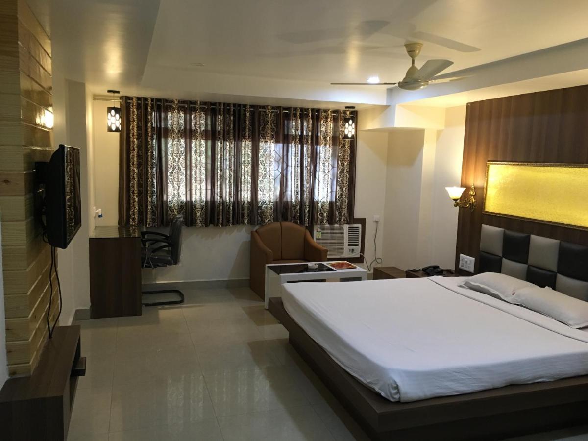 Hotel Grand Arjun Rāipur Extérieur photo