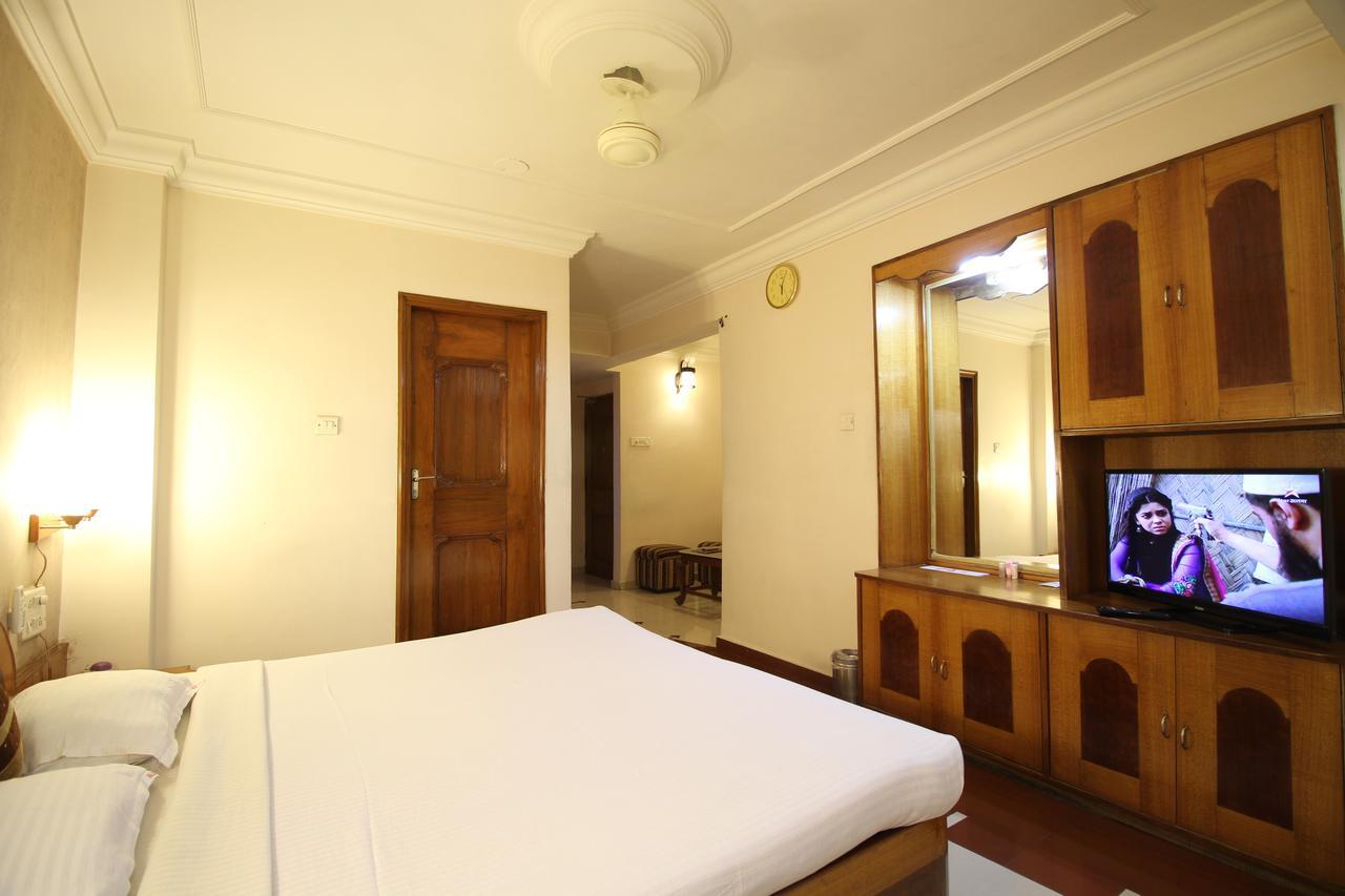 Hotel Grand Arjun Rāipur Extérieur photo