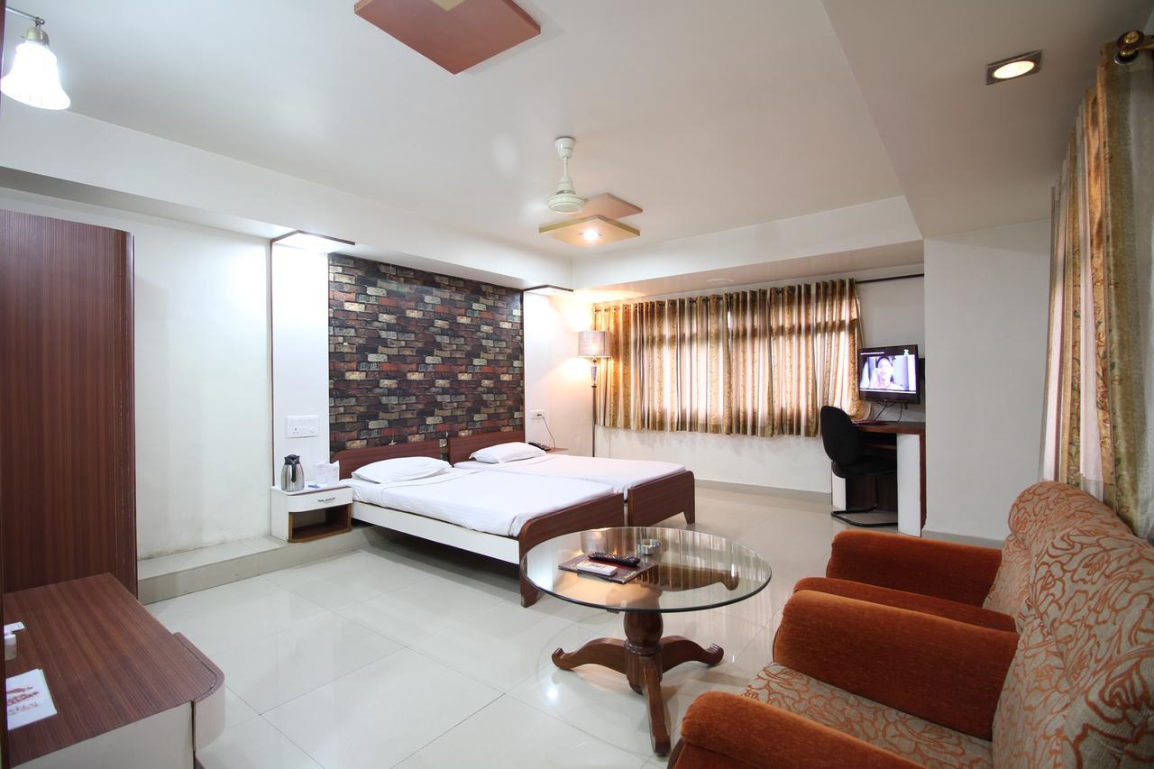 Hotel Grand Arjun Rāipur Extérieur photo