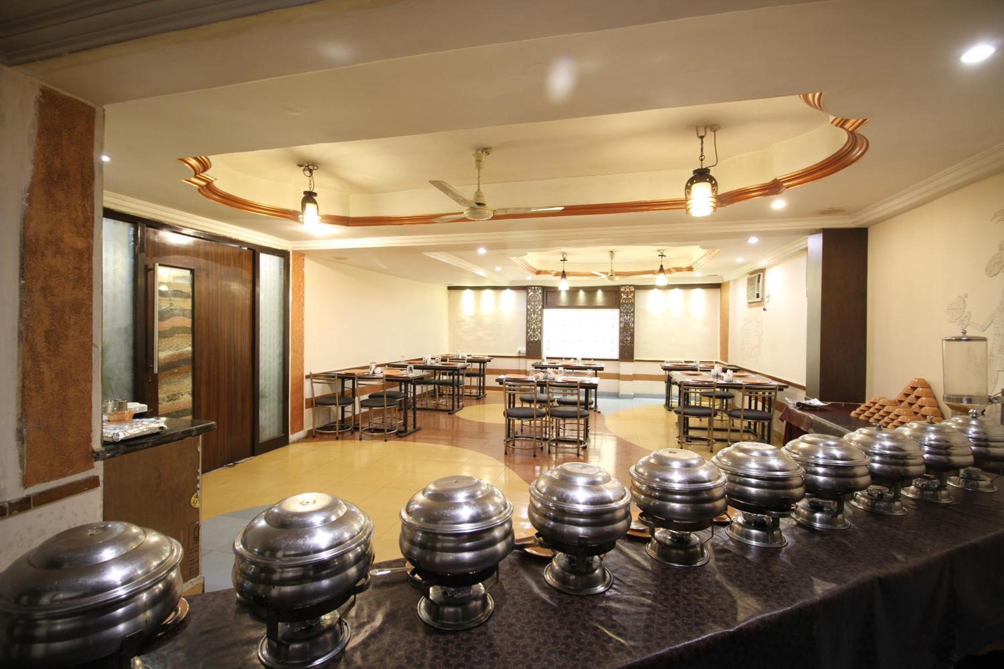 Hotel Grand Arjun Rāipur Extérieur photo
