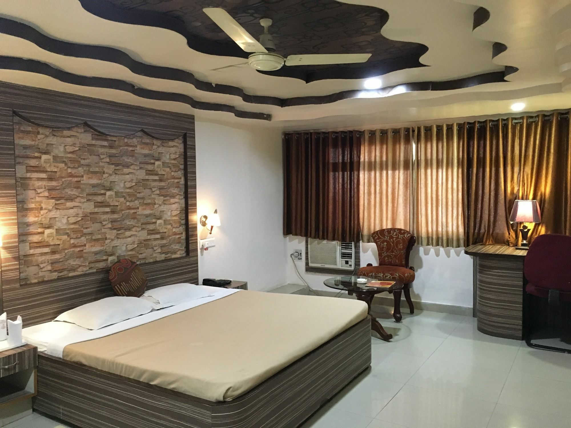 Hotel Grand Arjun Rāipur Extérieur photo